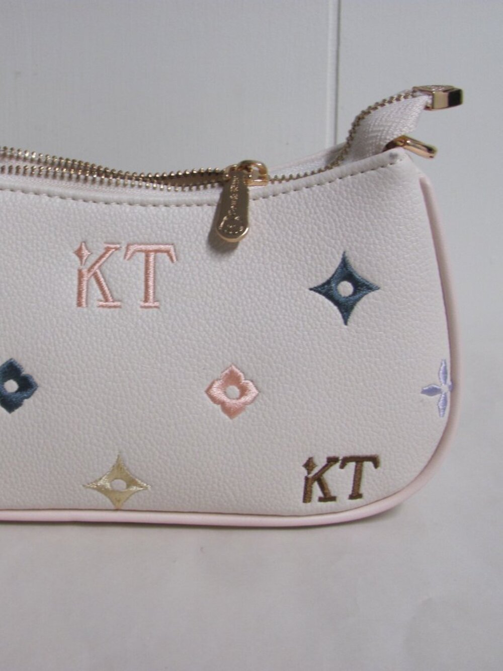 COW & KITTY LIMITED EDITION CROSSBODY PURSE NWT - Picture 16 of 16